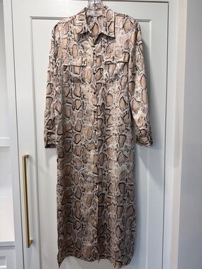 BB Dakota Long Sleeve Snake Print Maxi Shirt Dress in Beige and Black